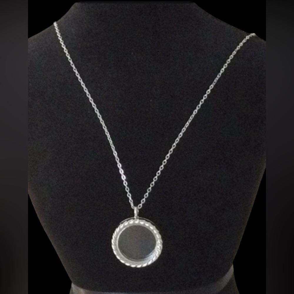 EFFY Locket Pendant Sparkly Silver Tone Charm Necklace NEW in Package!